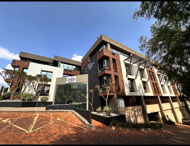 919M² OFFICE TO LET IN PARKTOWN